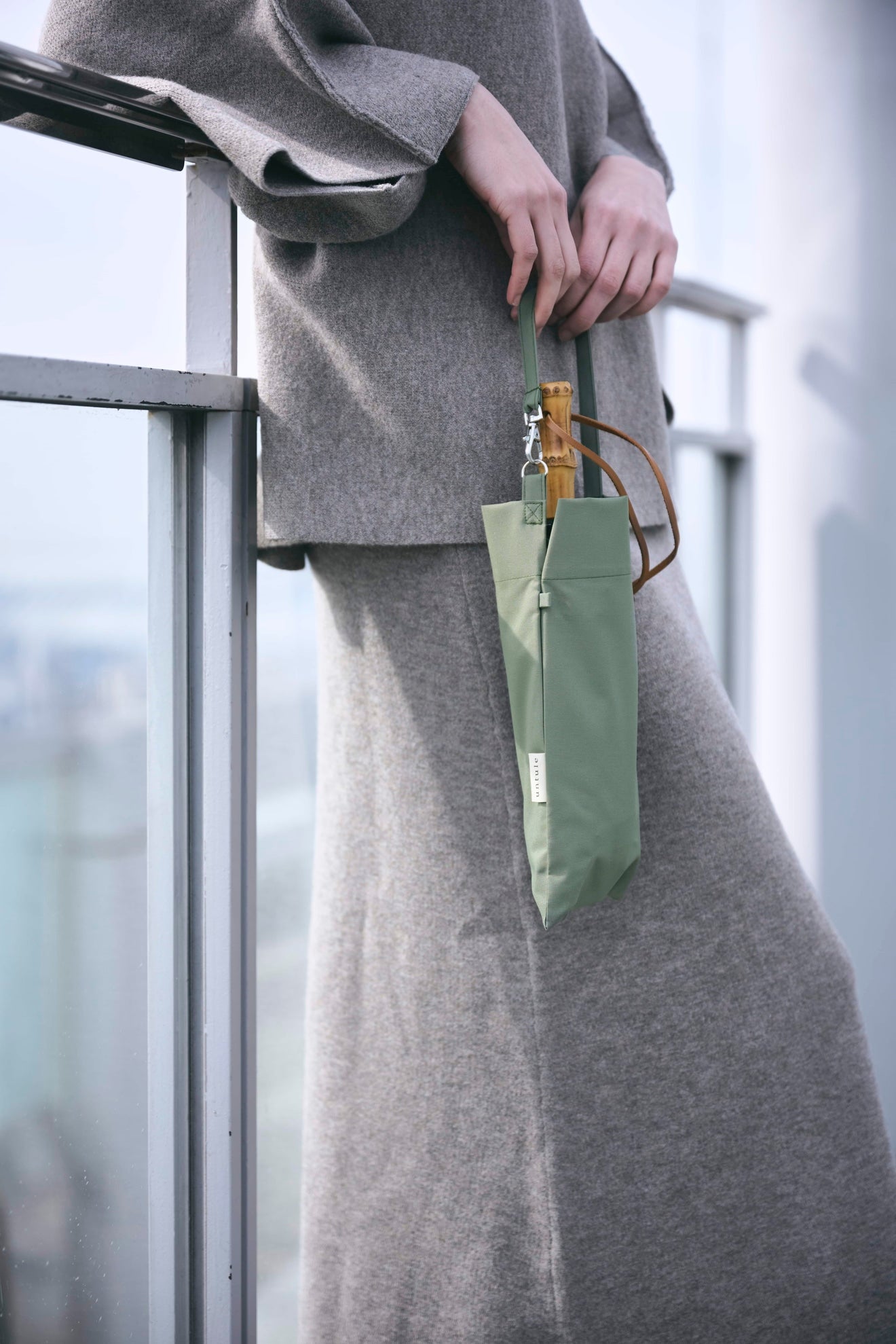 完全遮光日傘 UV100%カット 3段EASY 折りたたみ日傘 ニュートラル