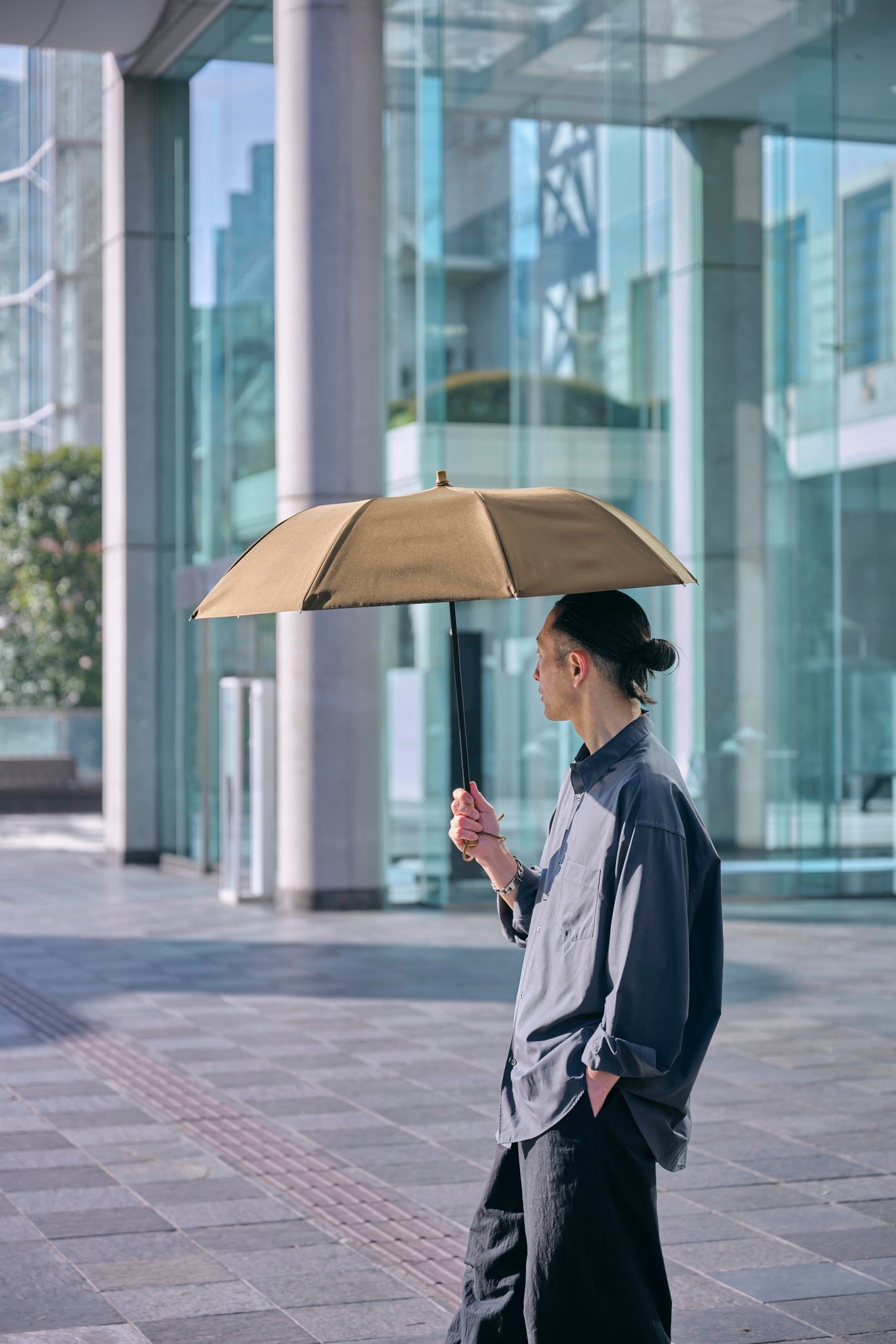 完全遮光日傘 UV100%カット 2段EASY 折りたたみ日傘 ニュートラル